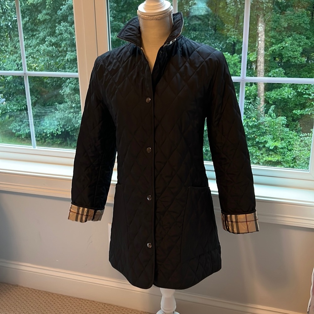 Burberry coat size small in excellent condition